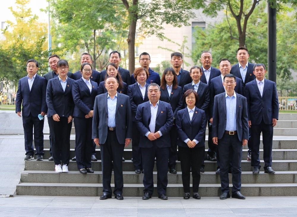 多元團(tuán)隊凝合力，同舟共濟(jì)揚帆起