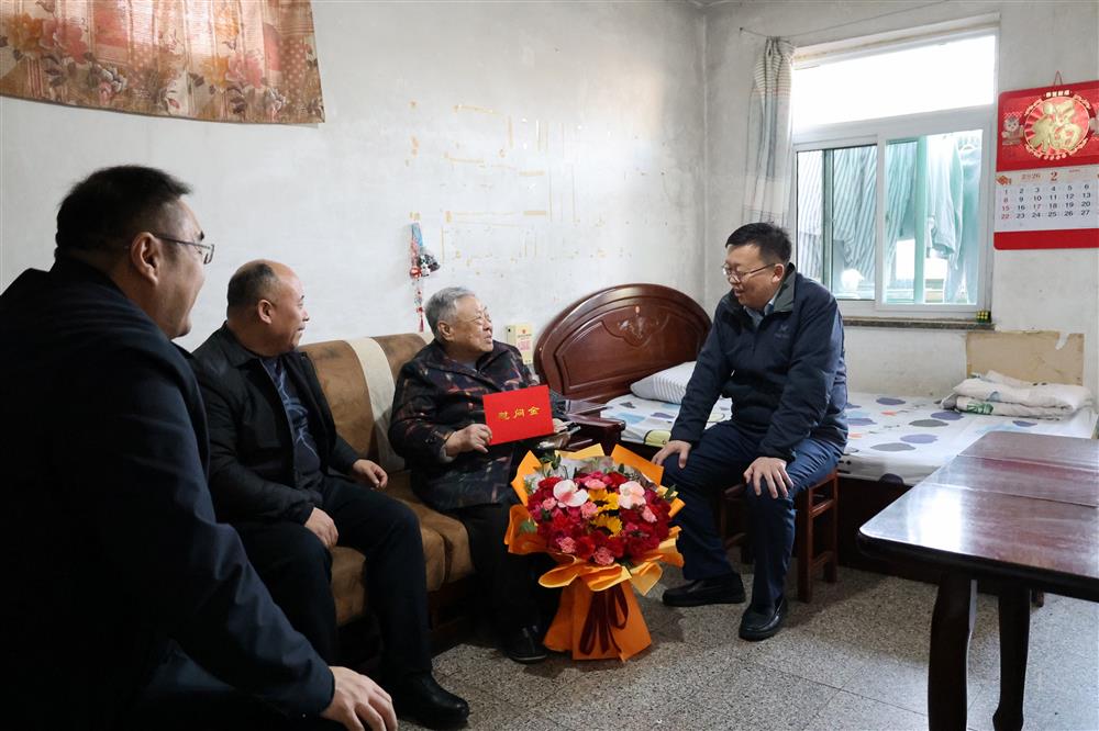 殷殷關(guān)懷 情暖新春！ 濟南產(chǎn)發(fā)集團走訪慰問離退休老干部